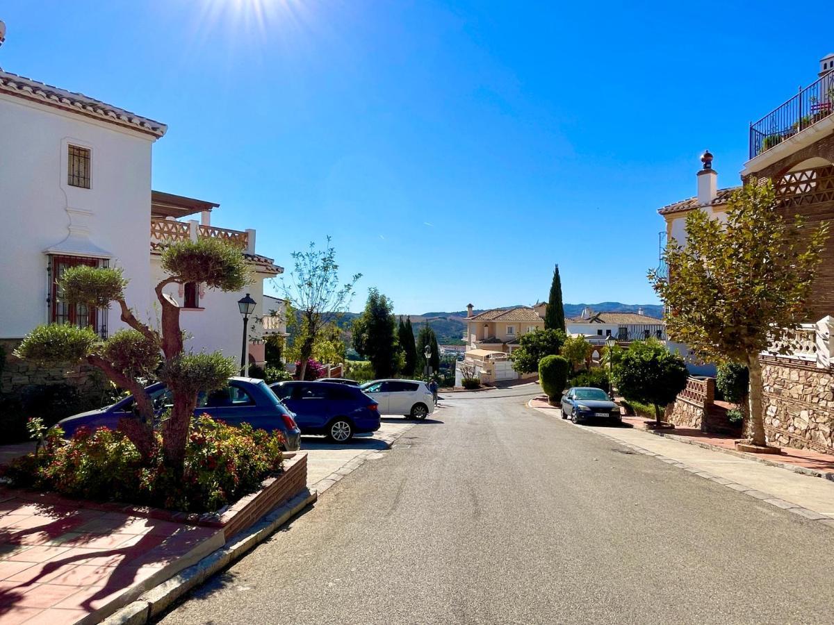 Semidetached Duplex Home At Puebla Aida, Mijas Golf With Pool, Golf And Sea Views Малага Екстериор снимка